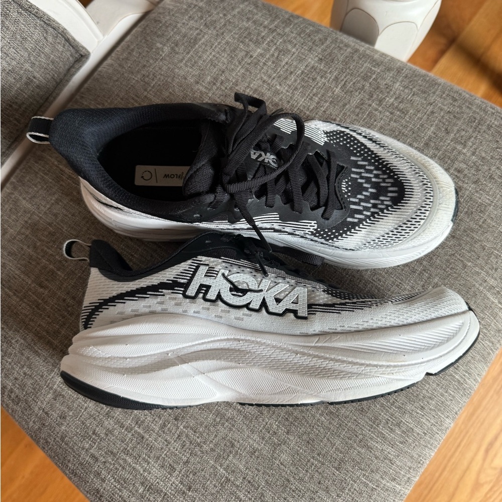 Women’s Hoka Skyflow Sneaker - Picture 2 of 8